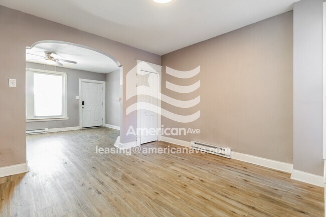 Building Photo - 4935 N Franklin St