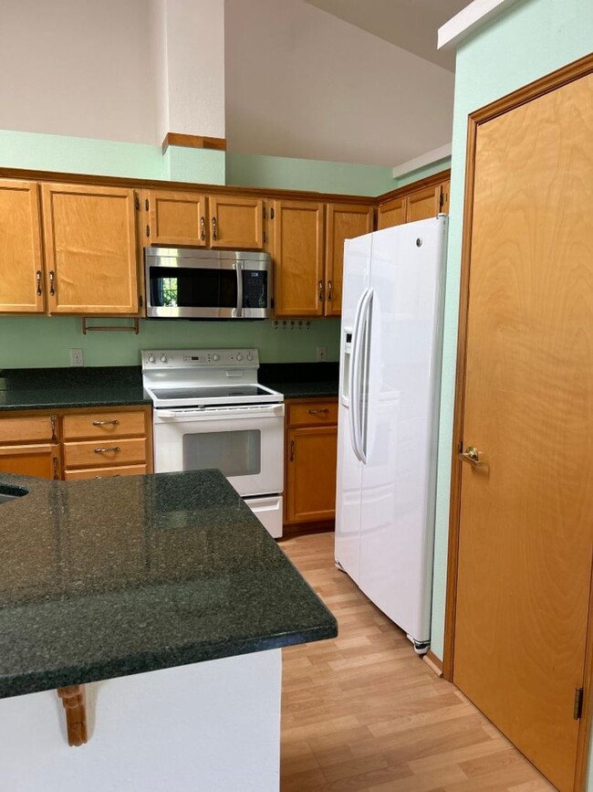 Building Photo - 3Bd/1.75Ba Kent House