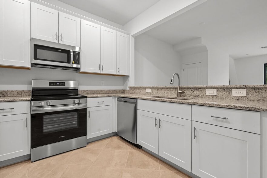 Building Photo - 14150 Gardeners Wy