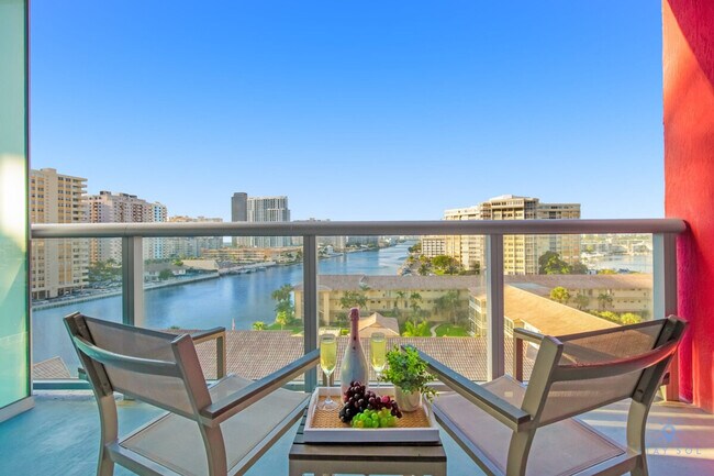 Building Photo - 2602 E Hallandale Beach Blvd