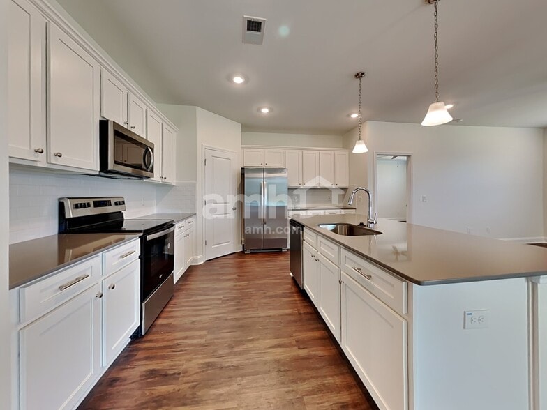 Building Photo - 534 Plumeria Ln
