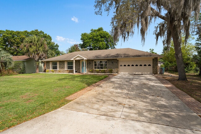 Building Photo - 3419 Seminole Dr