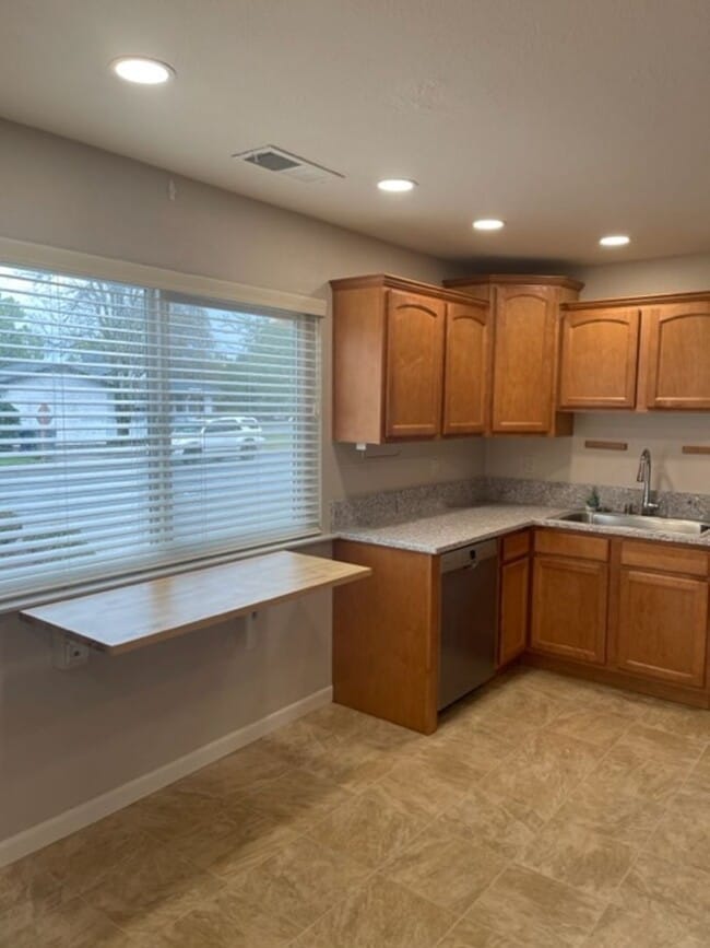 Building Photo - Cozy home in Starview Neighborhood
