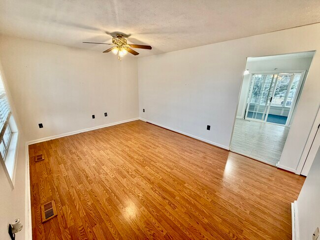 Building Photo - 60 Jetta Cir