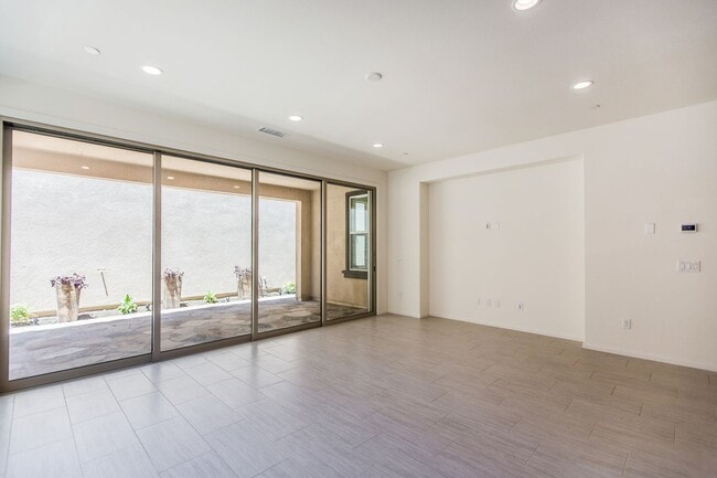 Building Photo - 4BD/3BA/2Garage Two Story Highly upgraded ...