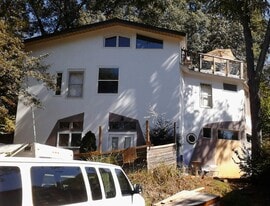 Building Photo - 317 Nelms Ave NE