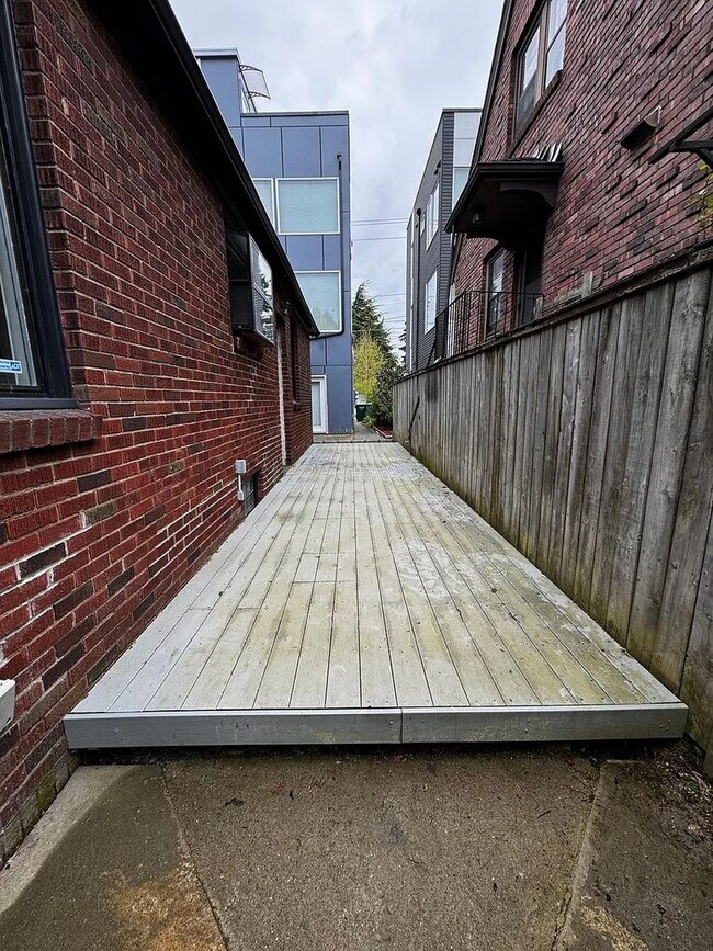 Building Photo - 9222 35th Ave SW