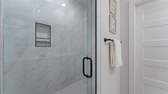 Building Photo - 1831 Utopia St