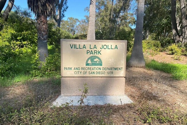 Building Photo - LOVELY LA JOLLA 2/2 WITH GARAGE, WHIMSICAL...