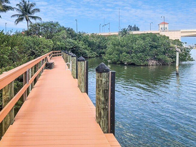 Building Photo - The Waterfront, #807