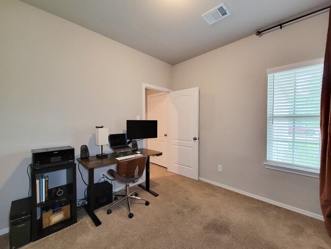 Building Photo - 24802 Winema Wds Ln