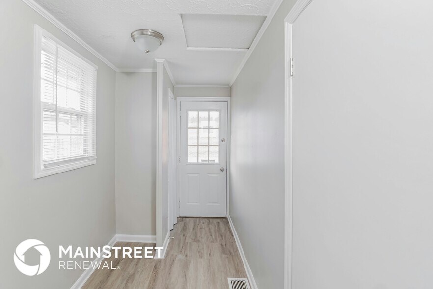 Building Photo - 7311 Helen Ave