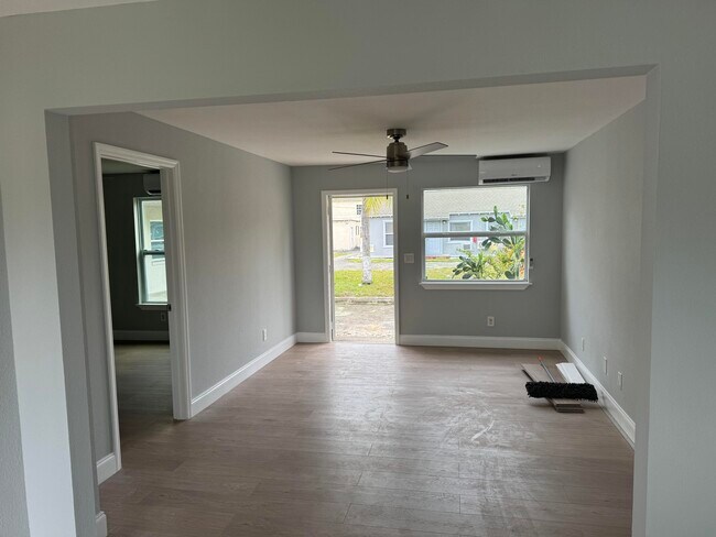 Building Photo - 840 Almeria Rd