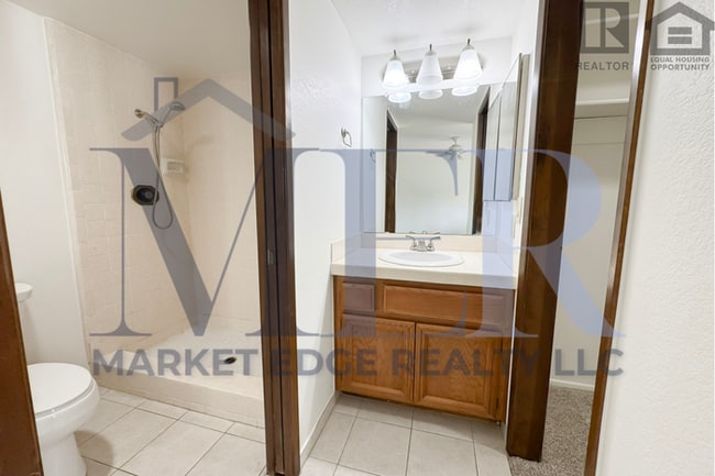 Building Photo - 2Bed/2.5Bath Townhome on Missouri/Central!...