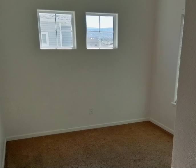 Building Photo - 623 Canyon Vista Way