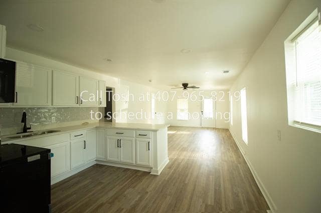 Building Photo - 701 Crawford