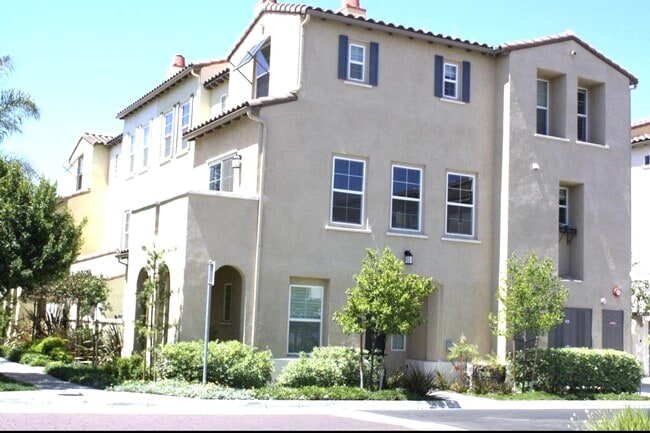 Exterior of unit, the end unit with plenty of light - 10545 Zenor Ln