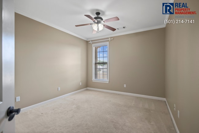 Building Photo - 4040 Robinwood Cir
