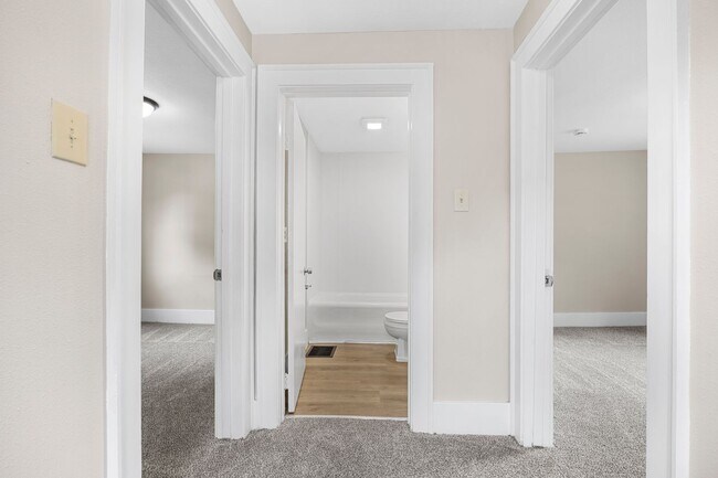 Building Photo - ? Move-In Ready Home with Modern Updates
