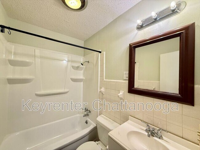 Building Photo - 4803 Orchard View Dr