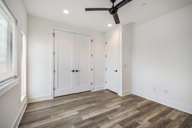 Building Photo - 607 W St Johns Ave