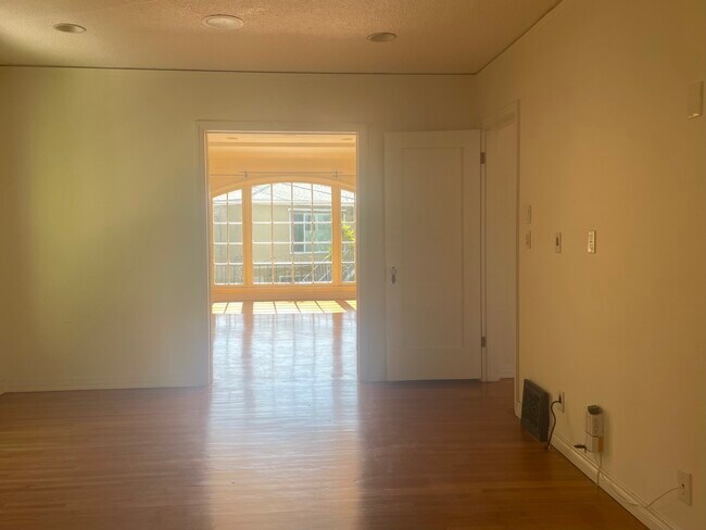 Bedroom 2 - view - 1521 Portia St