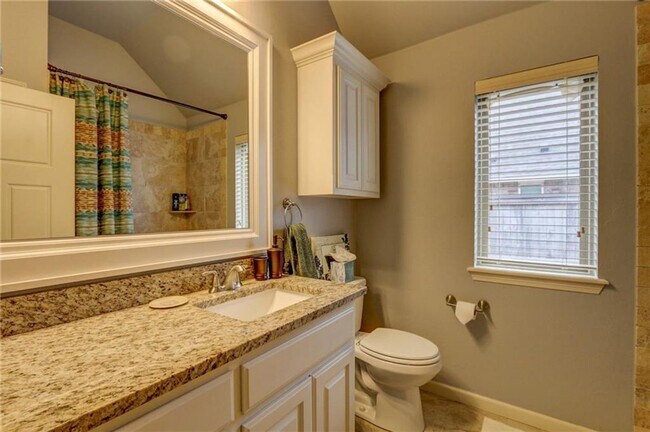 Building Photo - Stunning Edmond Home- Regency Pointe-Neigh...