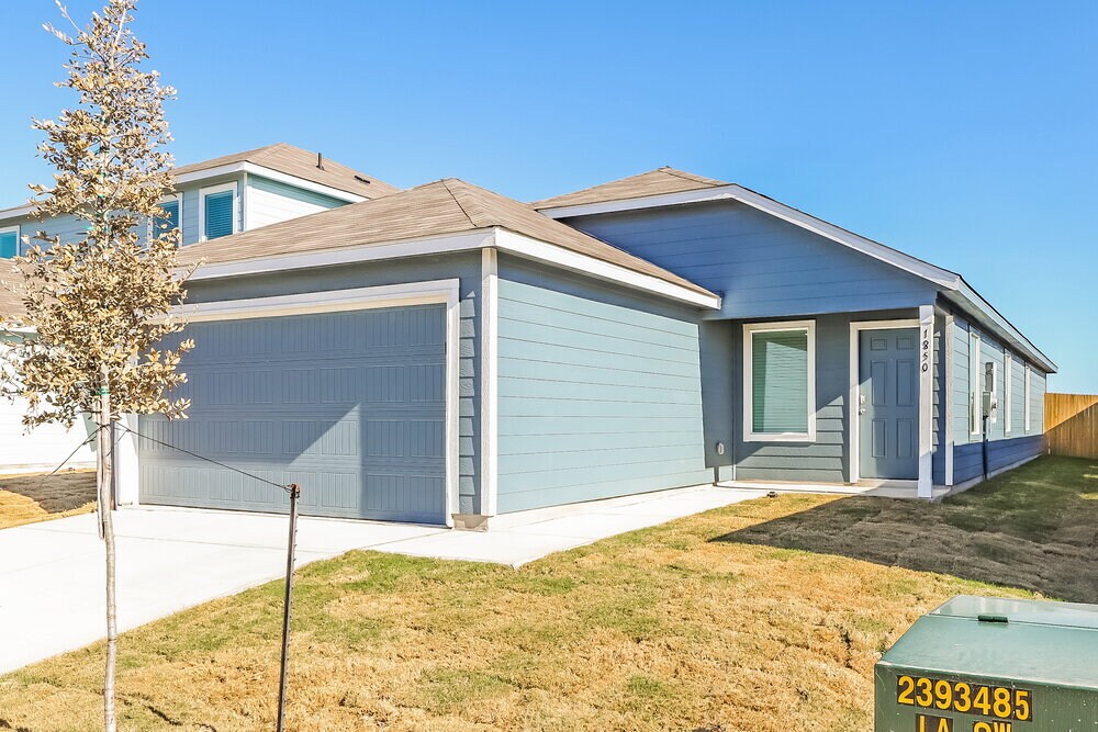 Building Photo - 1850 Musk Rose