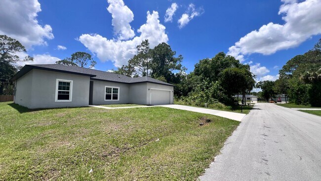 Building Photo - GORGEOUS Bedroom, 2 Bathroom Home in Palm ...