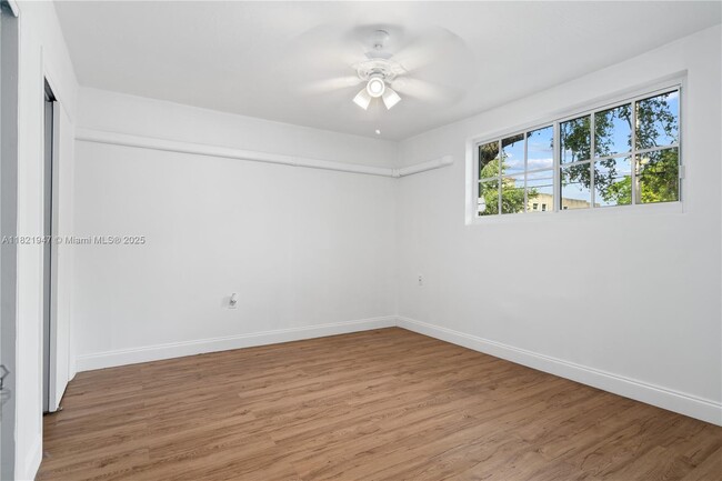 Building Photo - 160 NE 55th St