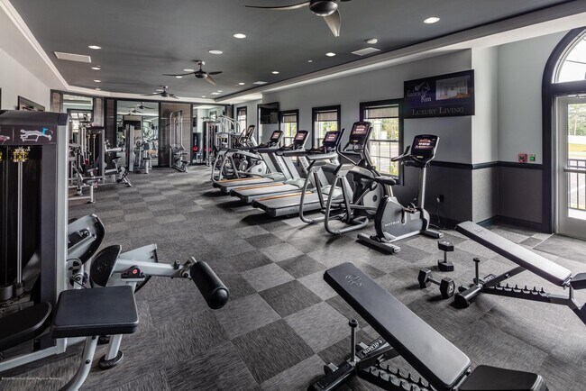 Building Photo - 512 Stallion Cir W