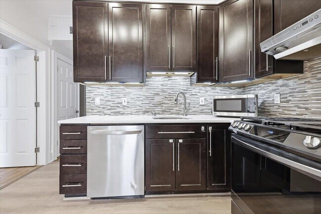 Building Photo - 6033 Monitor Pl