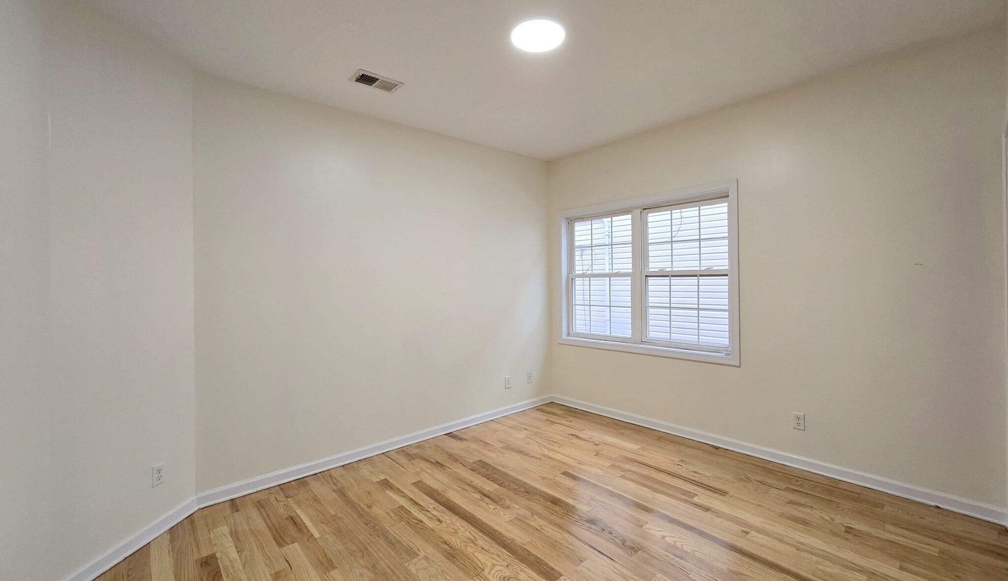 Building Photo - 157 Manchester Pl