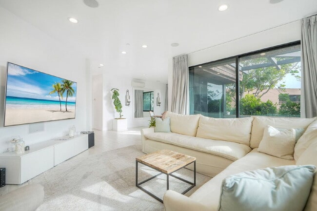 Building Photo - Live in the heart of Del Mar- where every ...