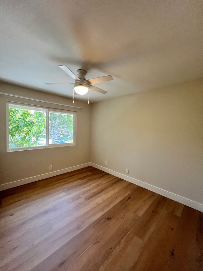 Building Photo - Complete Remodel Dearfield 3 bedroom 2.5 Bath home Ready for Lease