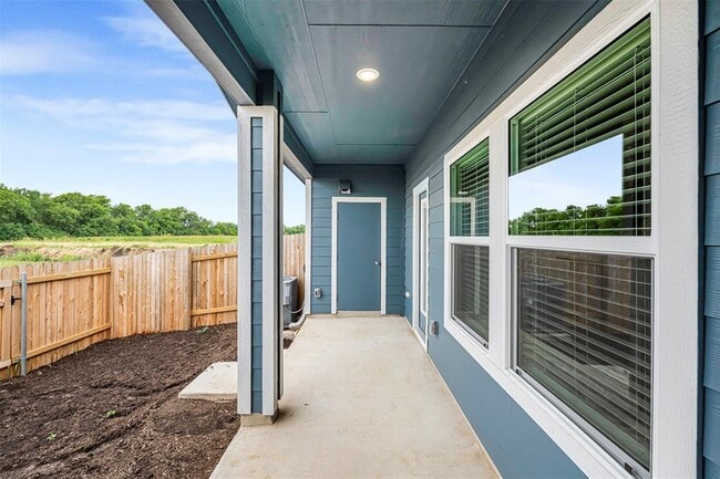 Building Photo - 104 Cinnabar Ln