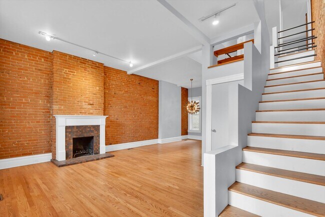 Building Photo - 2757 Champa St
