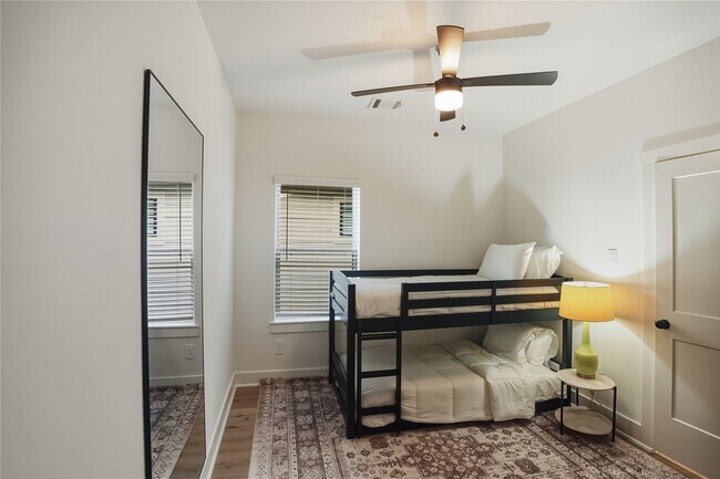 Building Photo - 8017 Cora St