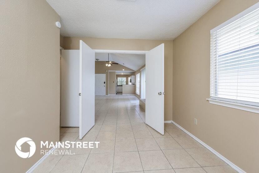 Building Photo - 11110 Grassyglen Dr