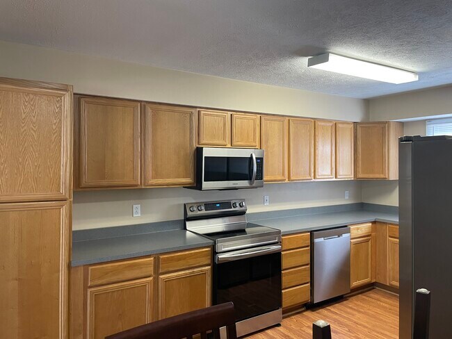 Building Photo - 206 Stone Gate Cir