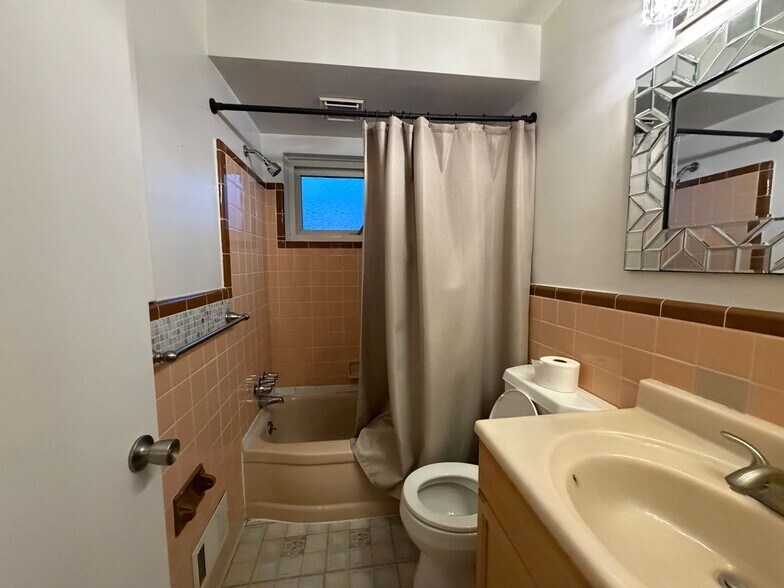 Building Photo - 25125 Campbell Ave