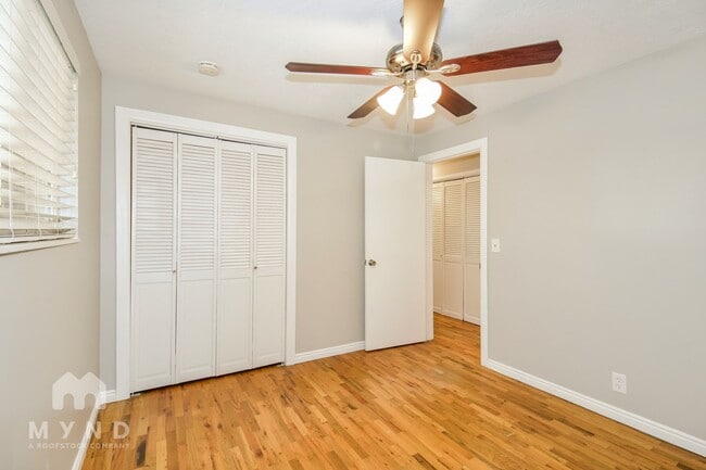 Building Photo - 381 Marquette Dr