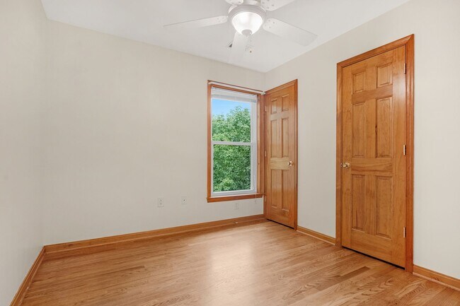 Building Photo - 505 4th