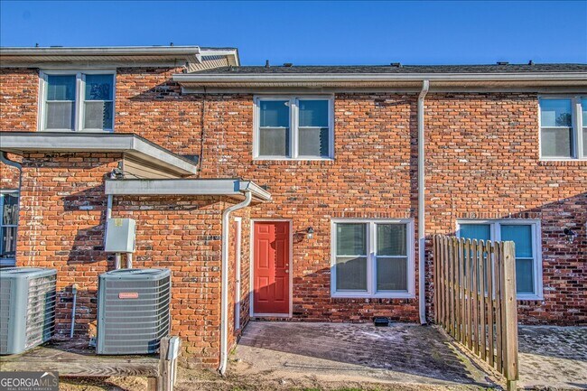 Building Photo - 2201 Walden Dr