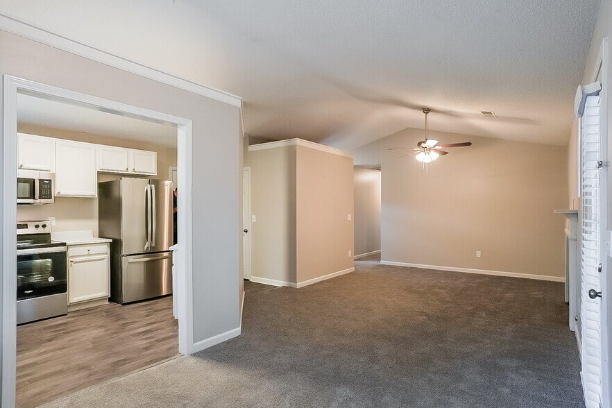 Building Photo - 76 Villa Rosa Dr