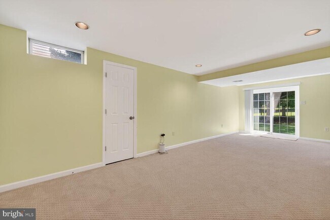 Building Photo - 12320 Pissaro Dr