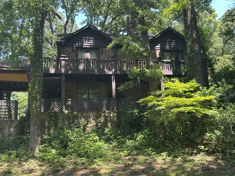 Primary Photo - 618 W Lelia St