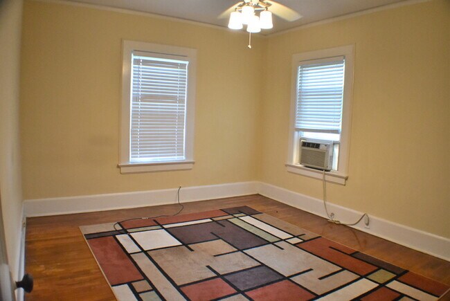 Building Photo - 2808 Wheat St