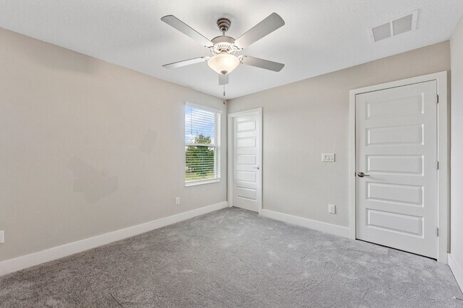 Building Photo - Stunning 4 BR + LOFT /2.5 BA/ 2 CG home in Gorgeous Bexley!