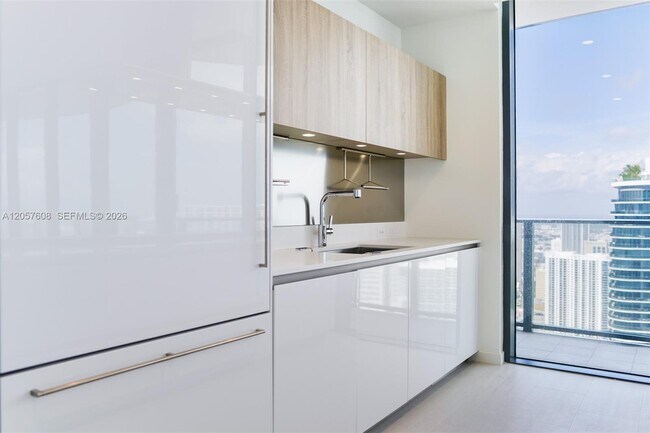 Building Photo - 1000 Brickell Plaza